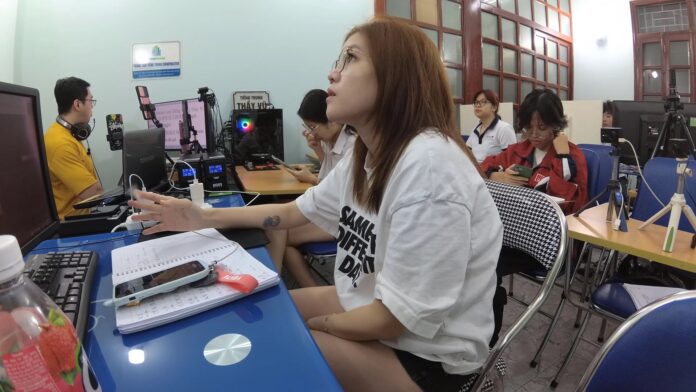 Đề thi HSKK cao cấp Đề 2 Nghe xong Thuật lại theo giáo trình Hán ngữ của tác giả Nguyễn Minh Vũ